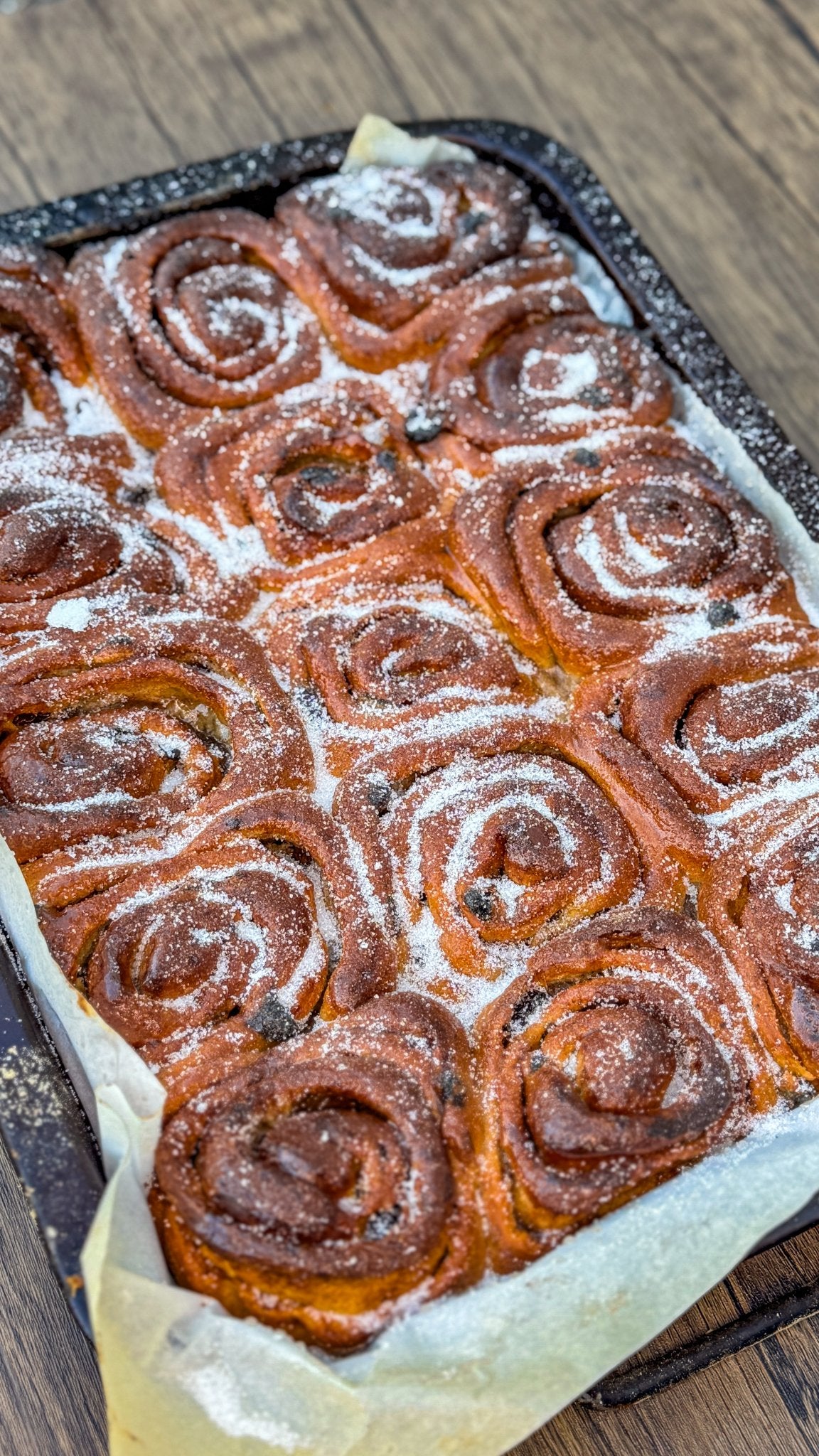 Chelsea Bun (tray of 15)